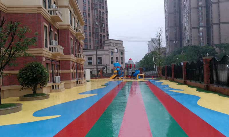 细分幼儿园塑胶地面市场，找寻更多机会